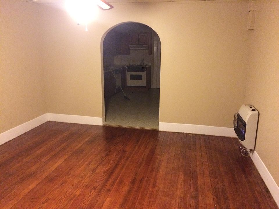 2nd image of 616 W 8th St