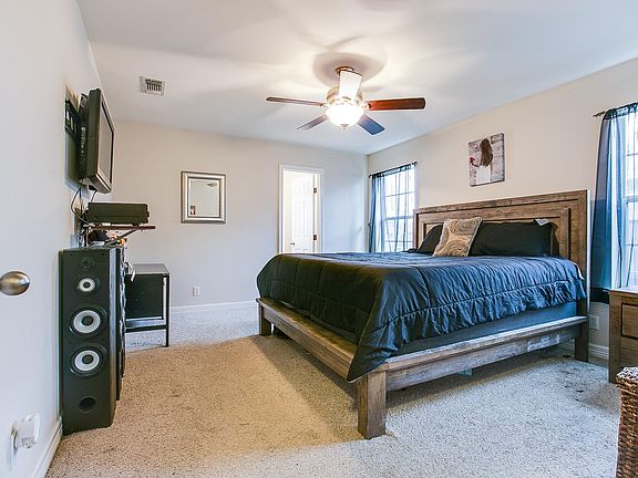 5th image of 3021 McGill Blvd