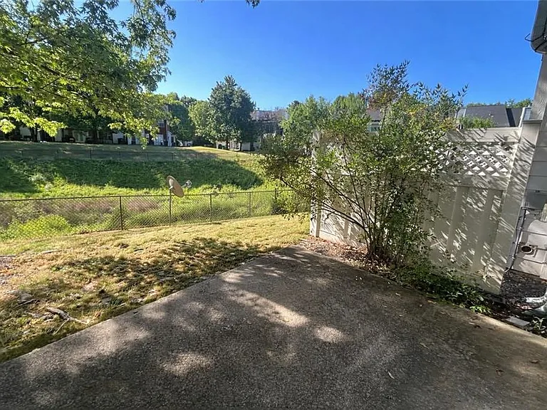 3233 Glenloch Pl — Photo 14