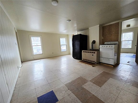 3rd image of 130 E Elisha St #3