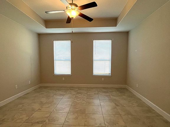 5th image of 1315 Spring Row St