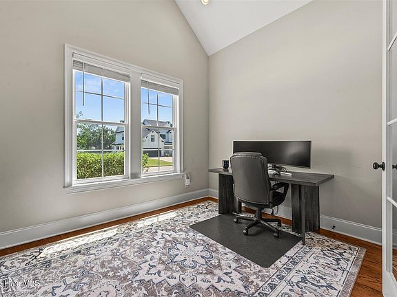 4th image of 503 River Oaks Lane
