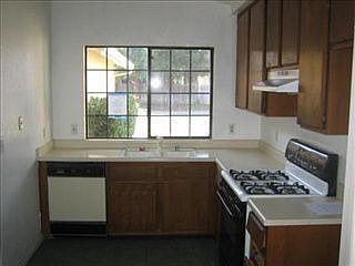 2nd image of 3320 Zenobia Way
