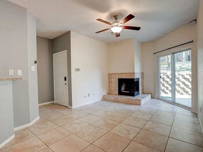 2450 Wickersham Ln #1303 — Photo 5