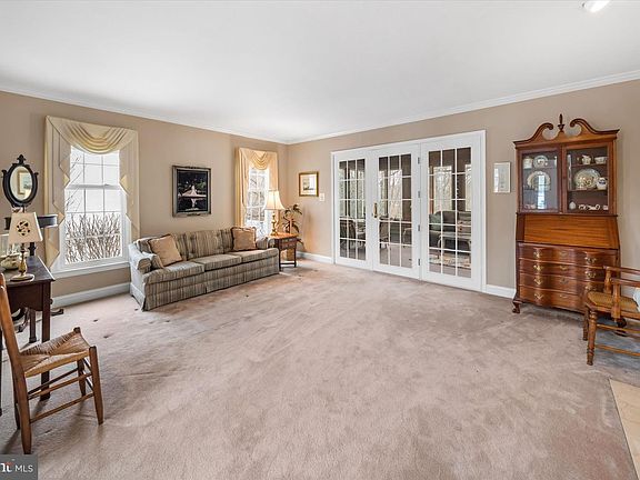 5th image of 107 Ponds Ln
