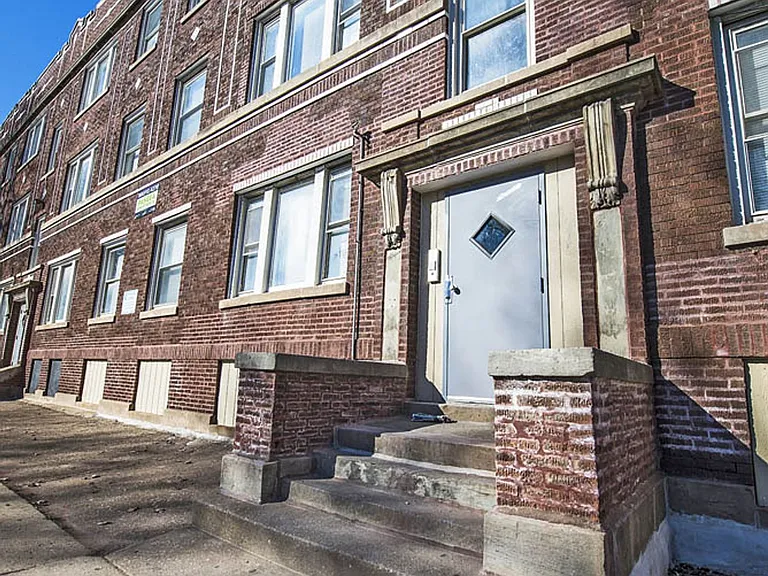 7120 S Wabash — Photo 11