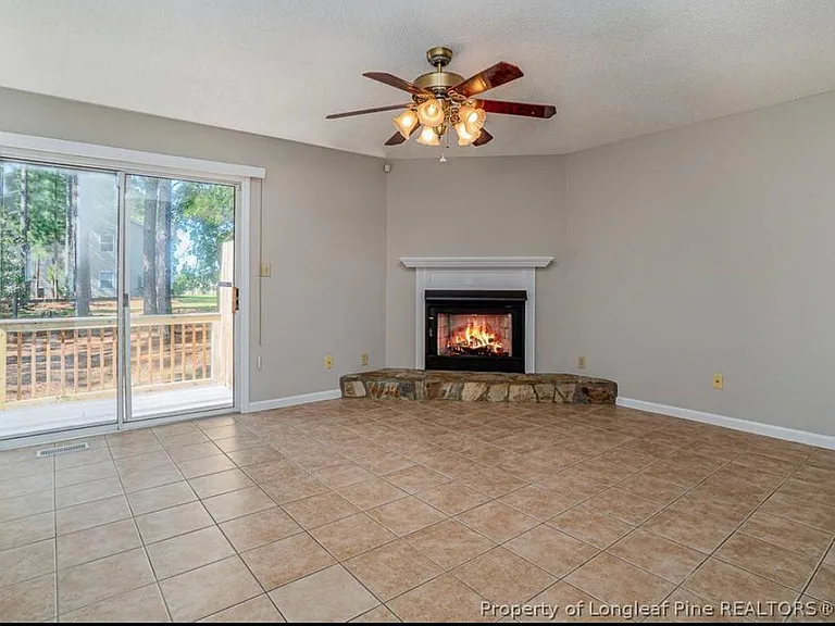 596 Countrytown Dr — Photo 6