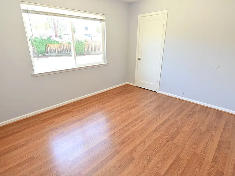 2466 Beechwood Ave — Photo 13