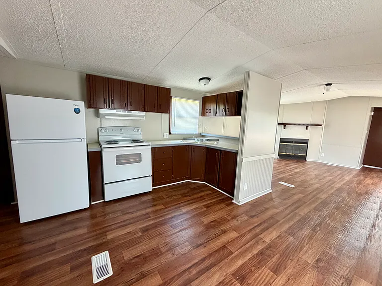 1402 Chicopee Rd #83 — Photo 4