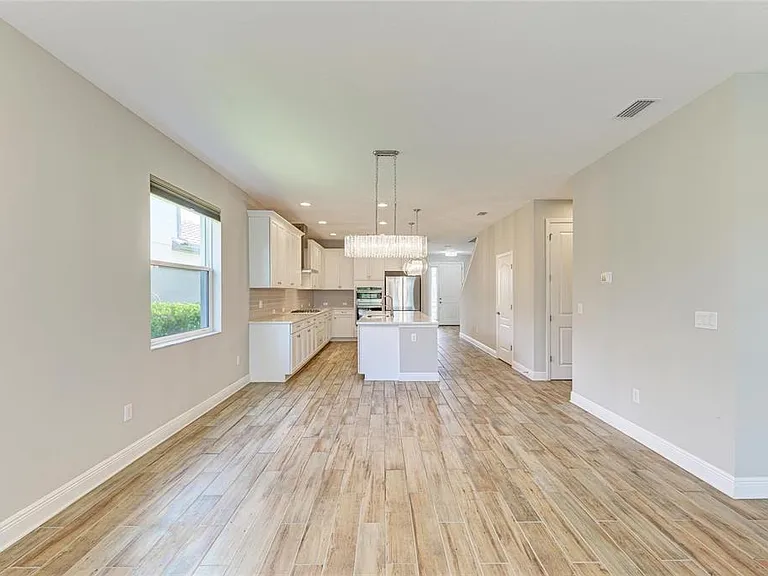 4745 Antrim Dr — Photo 35