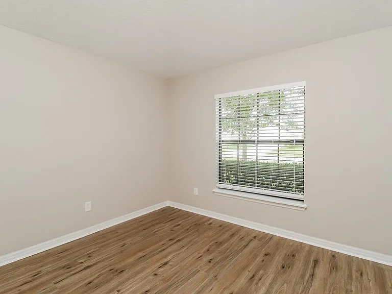348 Ashton Woods Ln — Photo 13