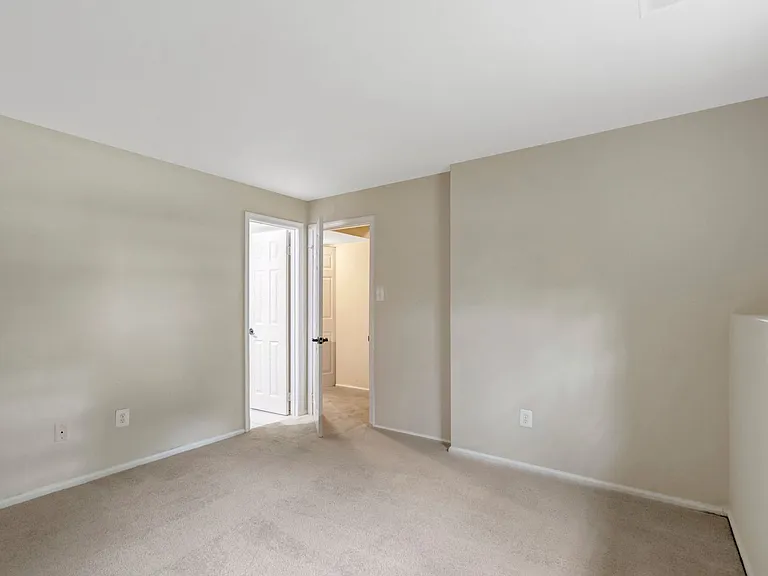 1848 Heather Glen Ct — Photo 35