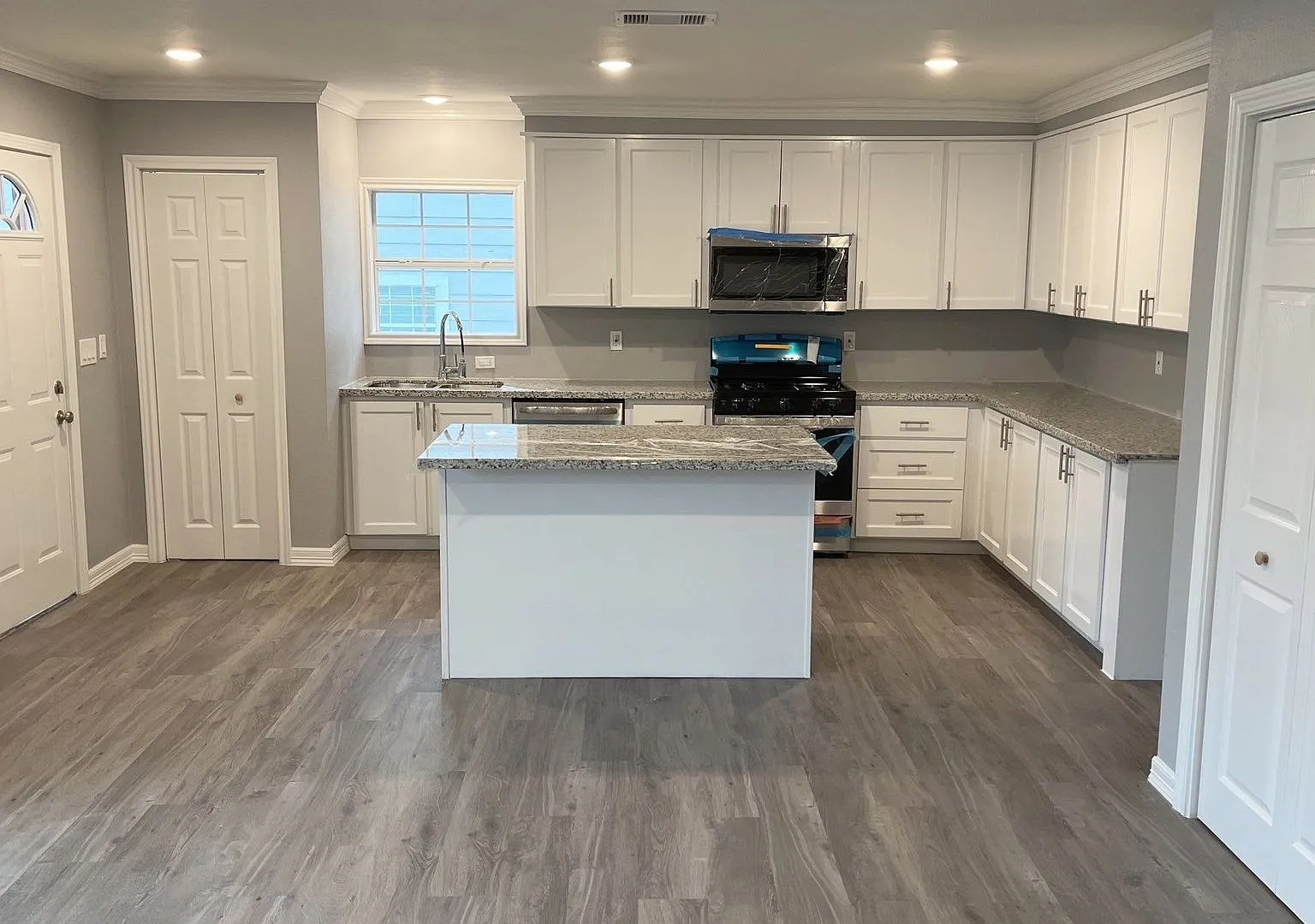 4620 Nichols St **Ask About Our No Cash Deposit Option — Photo 1