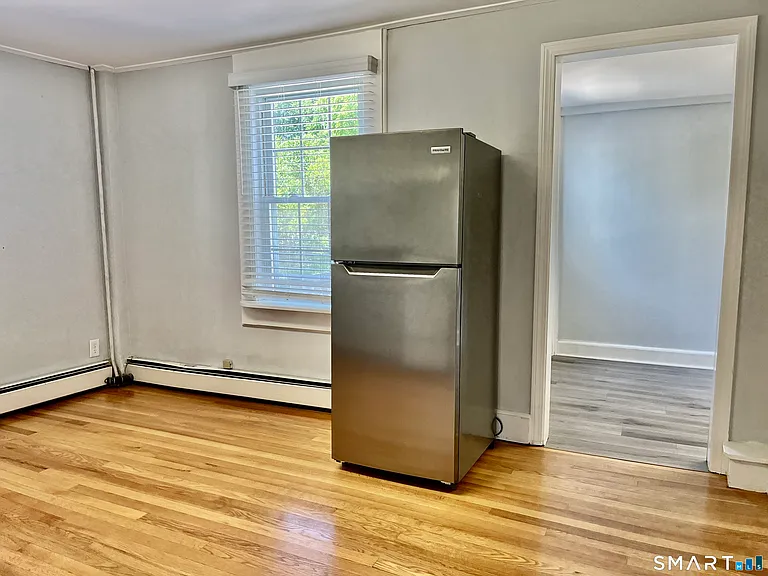71 Norwich Ave — Photo 9