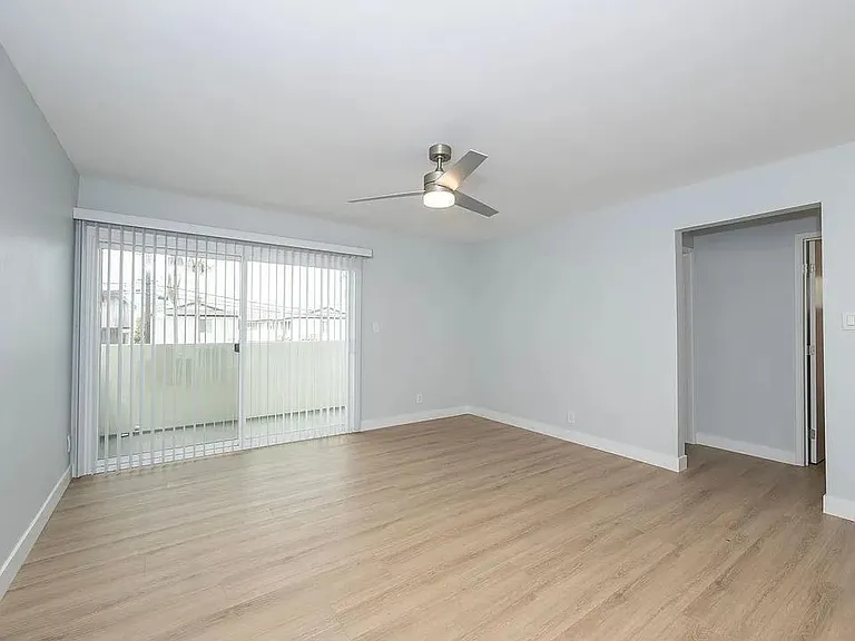 418 N Broadway #418.3 — Photo 38