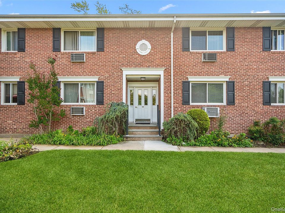 1st image of 200 Merrick Road #L
