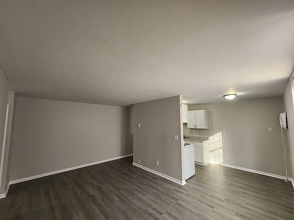 3rd image of 610 S Washington St #4