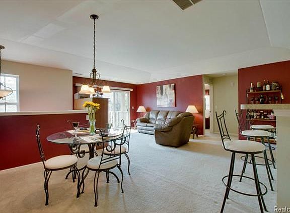 OPEN FLOORPLAN