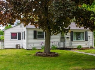 1323 Eastbrook Dr, South Bend, IN 46616