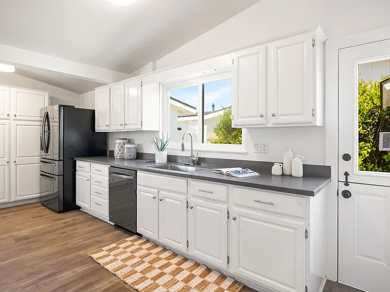 2362 Cornell Dr — Photo 11