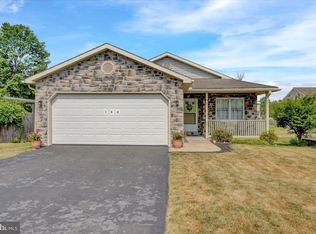 100 N Robeson St, Robesonia, PA 19551