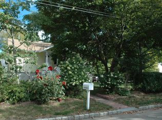 1 Mohican Pl, Lake Hiawatha, NJ 07034