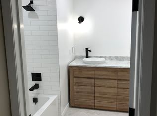 21908 De La Osa St, Woodland Hills, CA 91364
