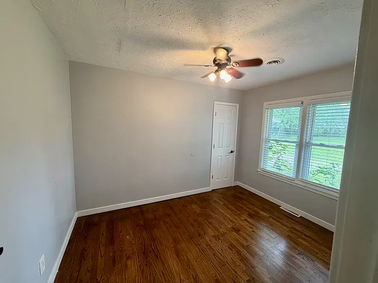 416 W Wenger Rd — Photo 21
