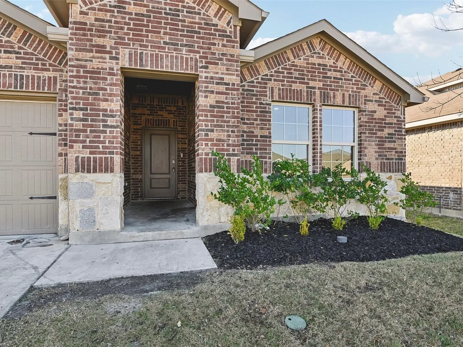 4 bed, 1654 sqft, $2,200 — Photo 4