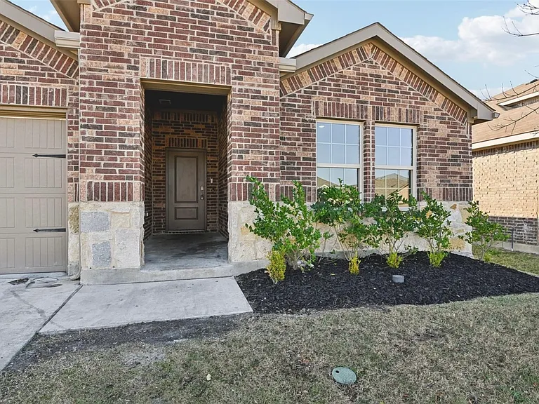 844 Jett Dr — Photo 4