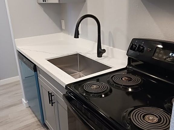 3rd image of 519 N 105th St #2
