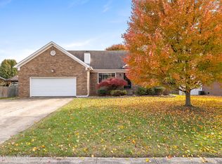 127 Shady Brook Ln, Louisville, KY 40229