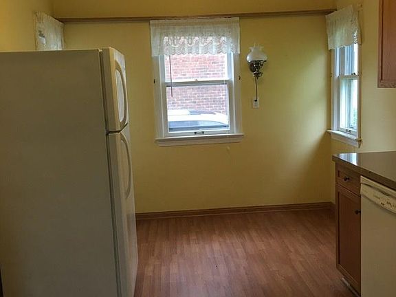 3rd image of 9910 S Highland Ave