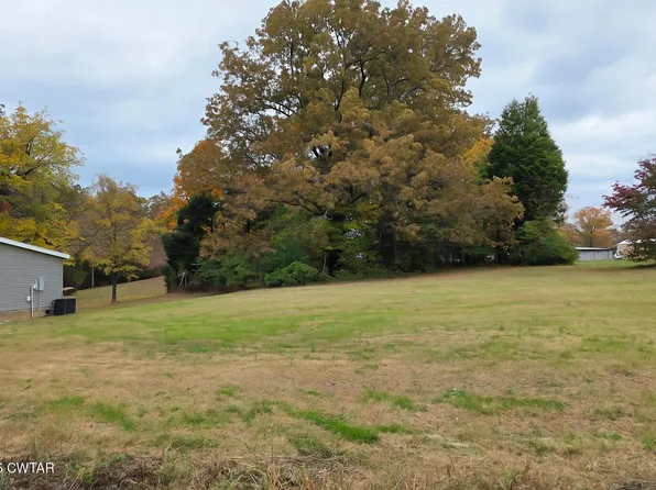 27 Beaumont Dr, Jackson, TN 38305