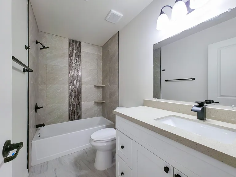 347 E George St — Photo 13