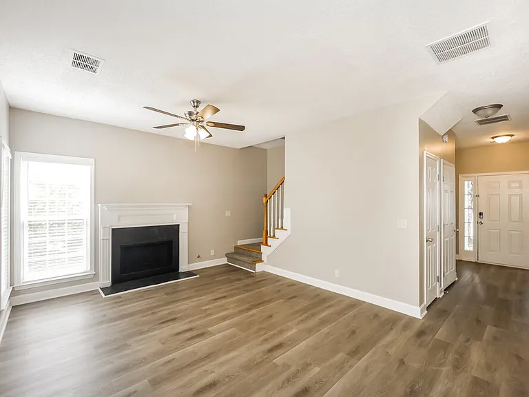 284 Baldwin Ct — Photo 9