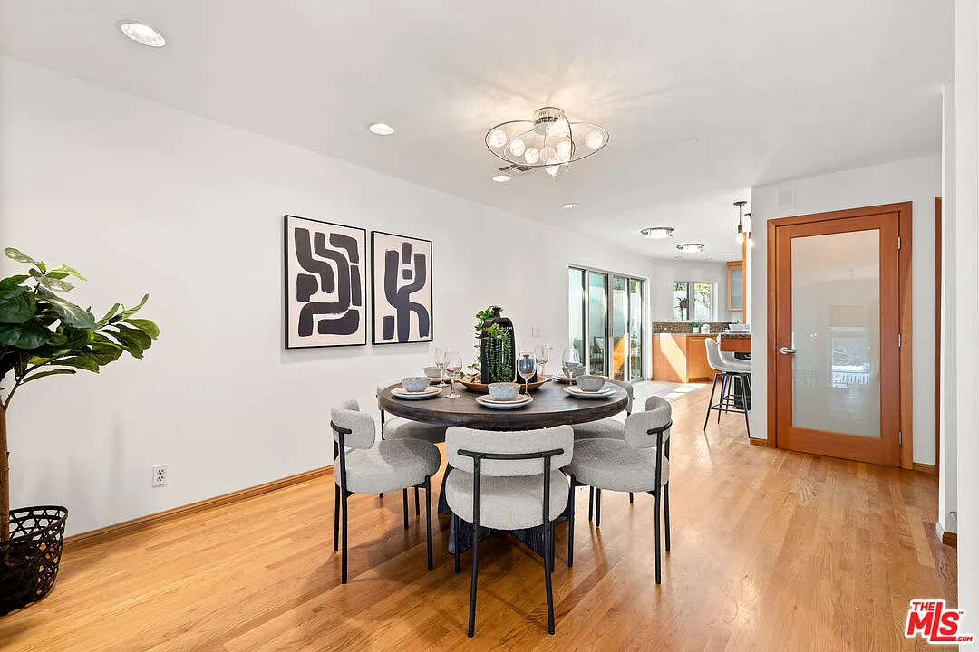 4 bed, 4.0 bath, 3162 sqft, $7,500 — Photo 4