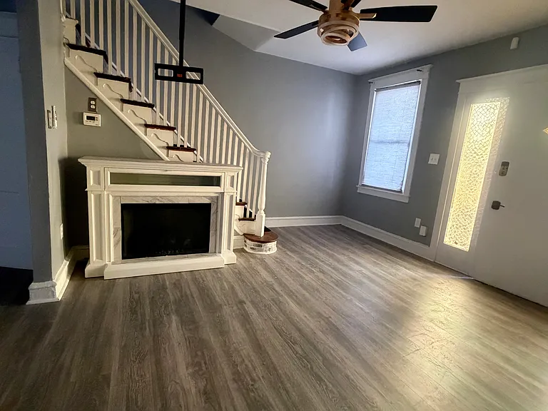 4744 Sheffield Ave — Photo 3