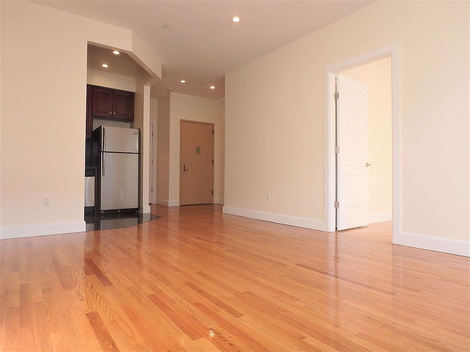 1st image of 3049 29th St APT 4F