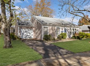 3 Thyme Dr, Lakewood, NJ 08701