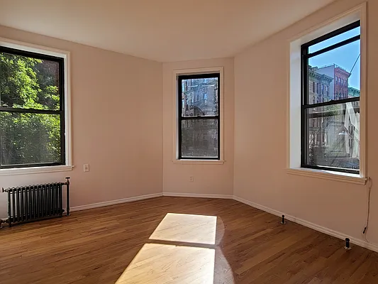 Rented by Matthew Gros-Werter, LREB  | media 10