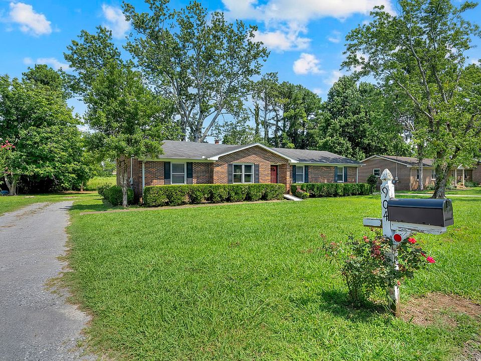 1st image of 904 Mead Dr