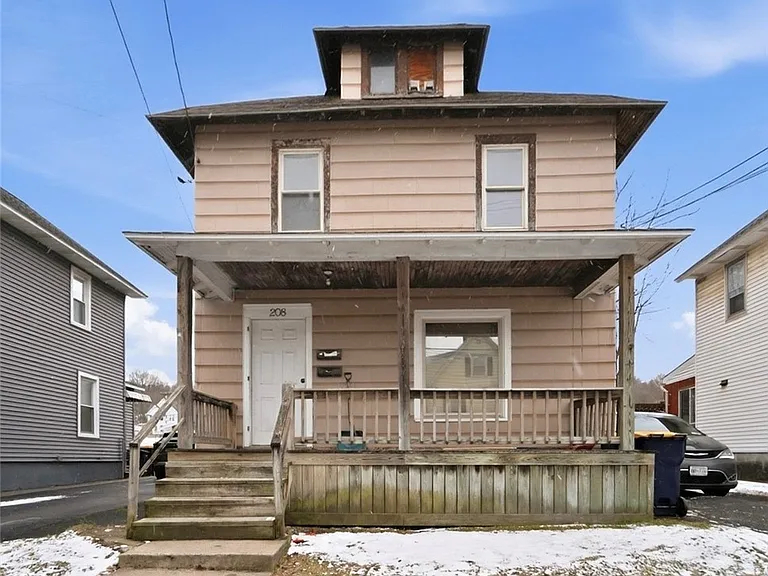 208 E Clark St #1 — Photo 1