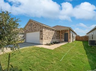 7650 Stud Dr, Elmendorf, TX 78112