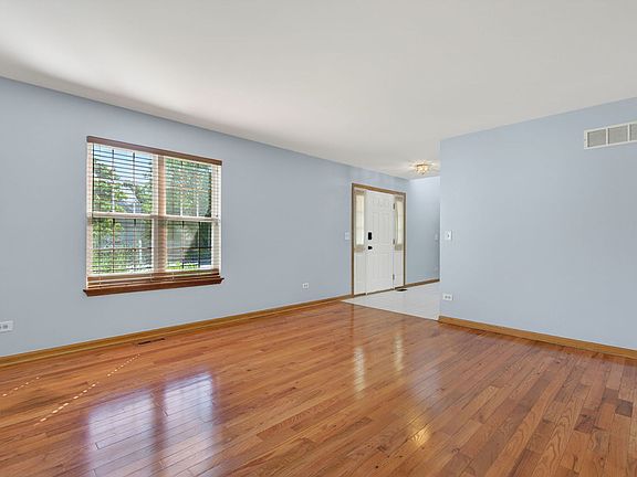 4th image of 130 Fairfield Dr
