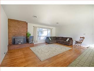 4th image of 2625 Estates Dr