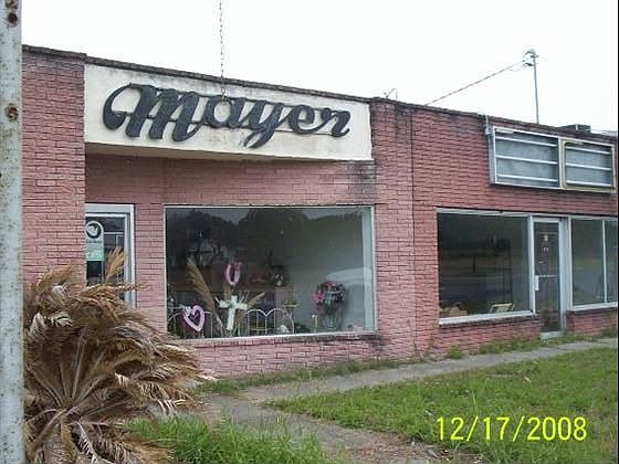 1st image of 843 S Commercial St