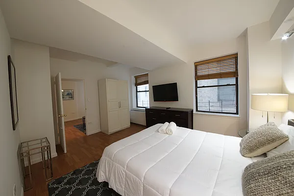 Rented by Manhattan Management Group | media 27