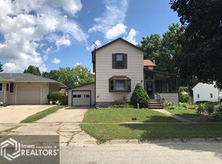 1322 Spring St, Grinnell, IA 50112