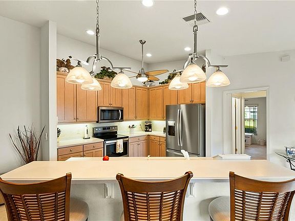 2nd image of 4189 Limerick Dr